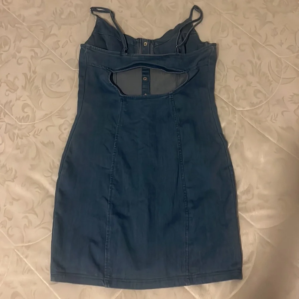 Medium button jean dress - Picture 2 of 2